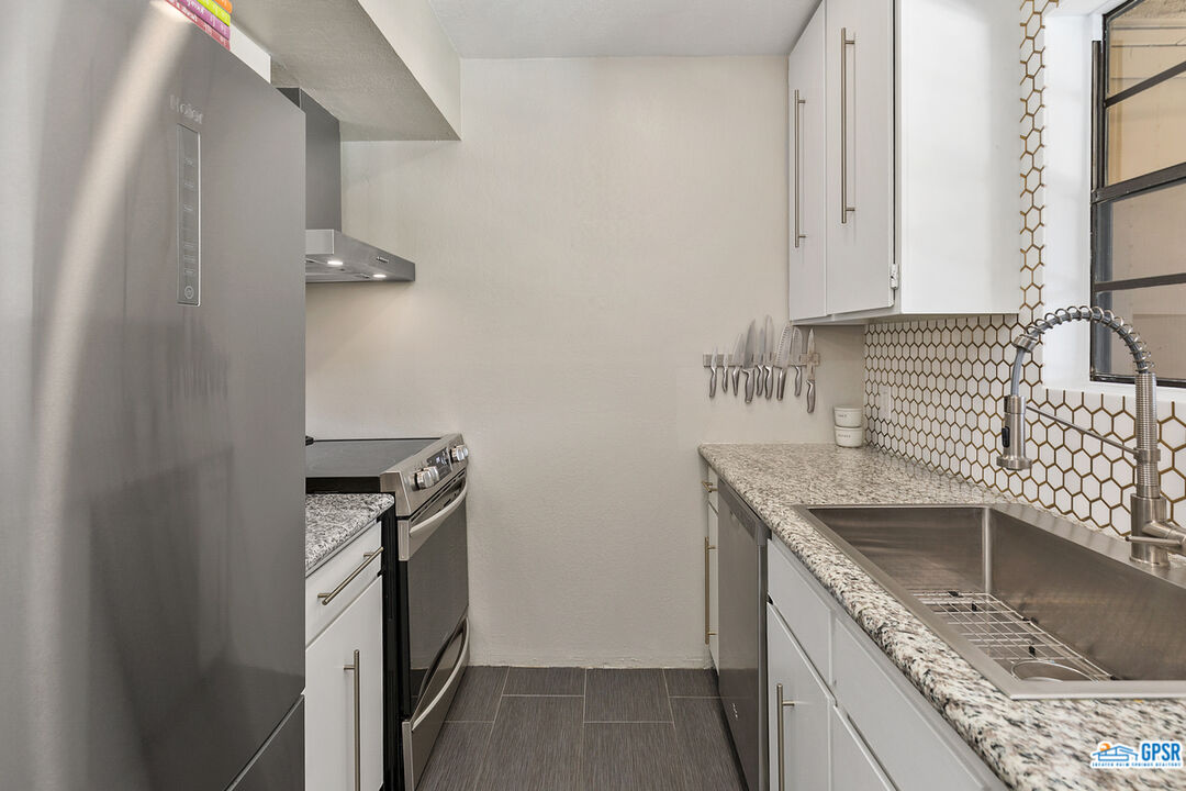 Image 7 for 5300 WAVERLY DR #J4