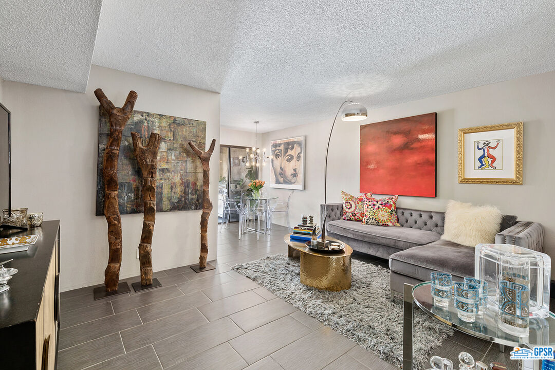 Image 2 for 5300 WAVERLY DR #J4