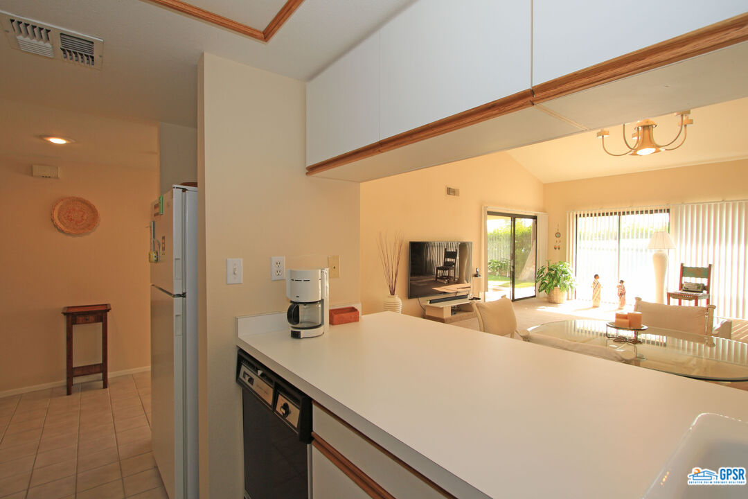 Image 15 for 200 RACQUET CLUB RD #13