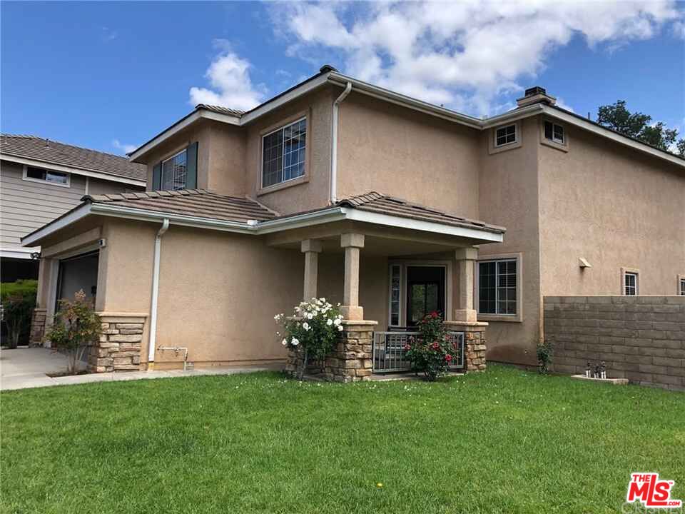 1706 Empty Saddle RD Simi Valley, California *** Sale is subject to bankruptcy court approval and overbid; Property sold "As-Is" *** Nice open floor plan, wood floors and lots of light. A blank slate for your interior design mind. Tons of potential, on an open corner lot.