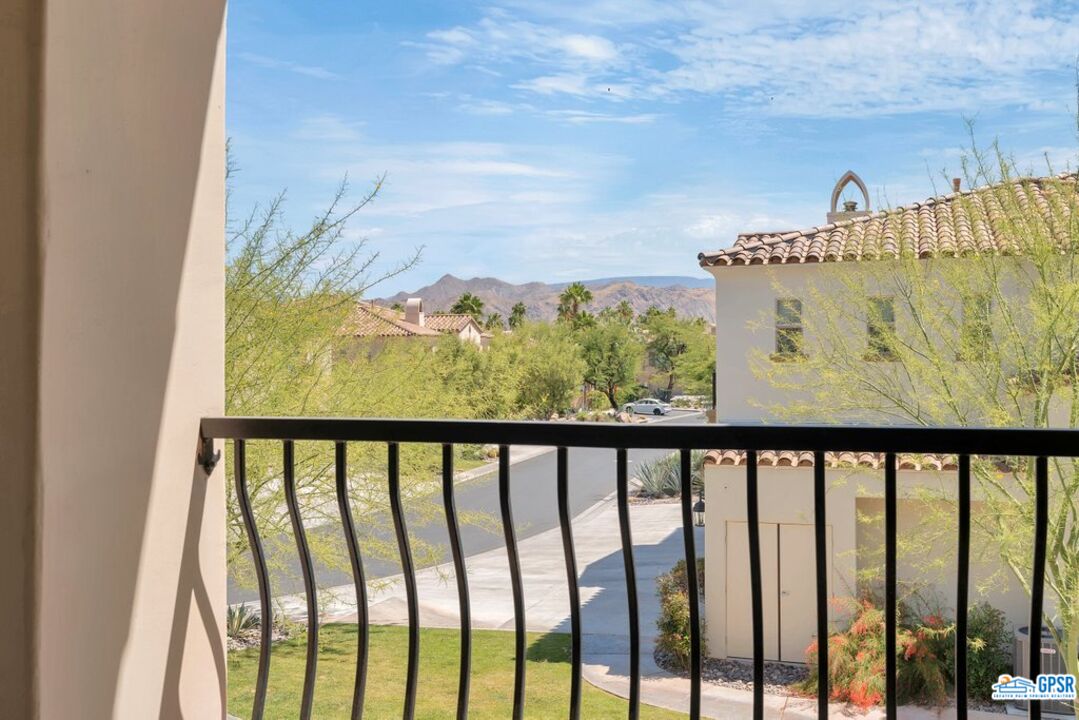 Image 19 for 1402 N YERMO DR