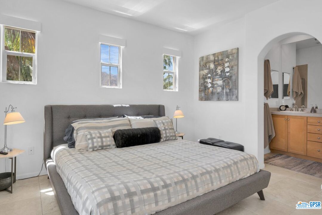 Image 16 for 1402 N YERMO DR