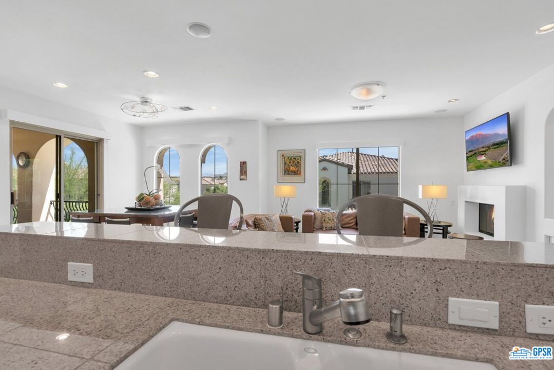 Image 11 for 1402 N YERMO DR