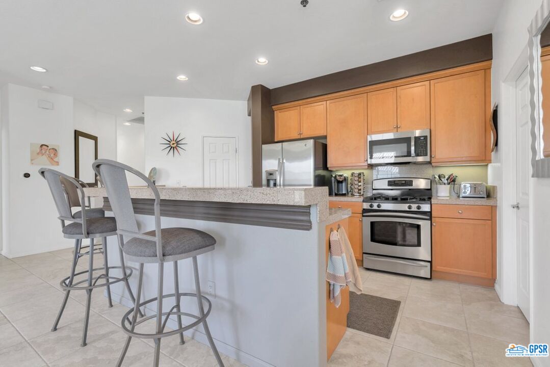 Image 8 for 1402 N YERMO DR