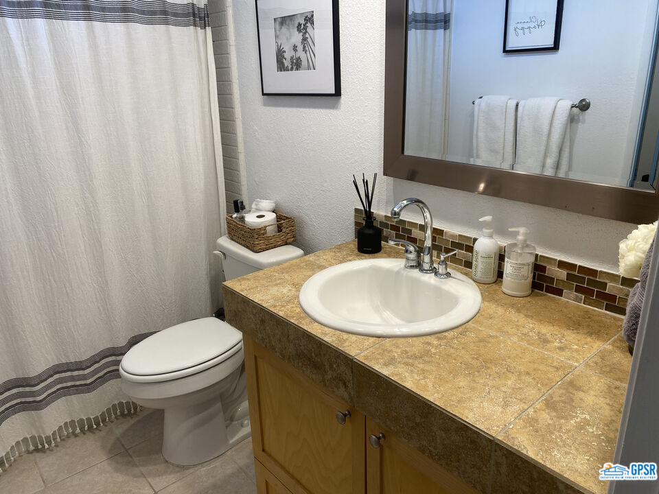 Image 20 for 2520 LINDEN WAY #A