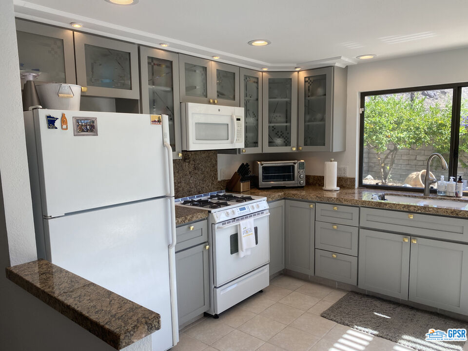 Image 9 for 2520 LINDEN WAY #A