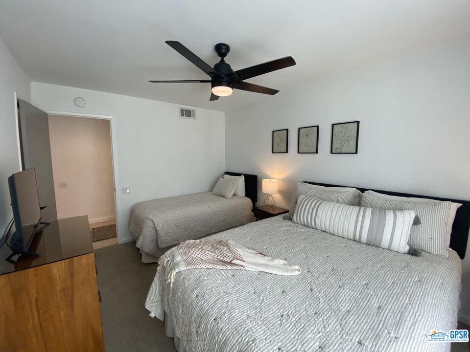 Image 18 for 2520 LINDEN WAY #A