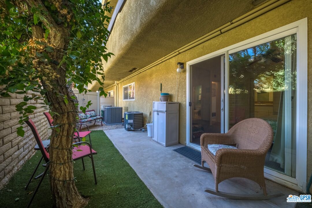 Image 19 for 1950 PALM CANYON DR #120