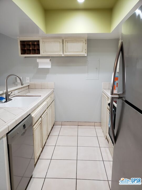 Image 6 for 1655 PALM CANYON DR #810