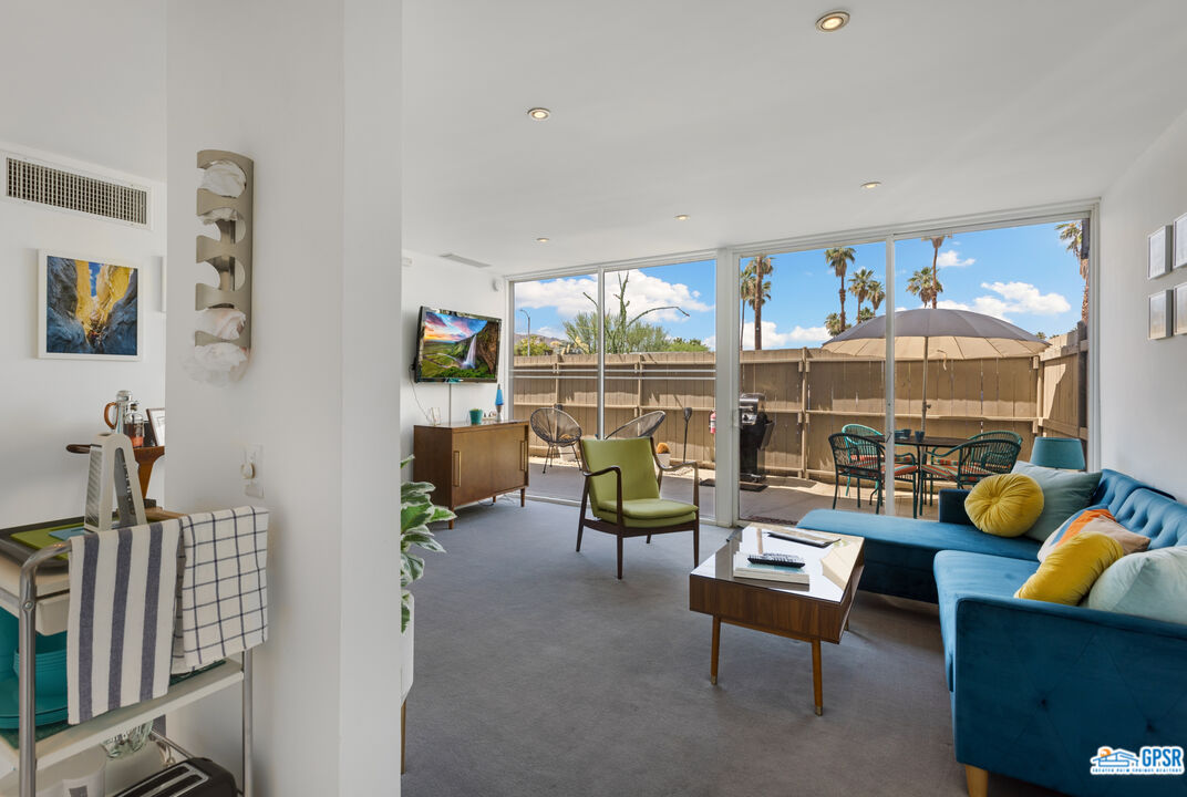 Image 3 for 1111 PALM CANYON DR #121