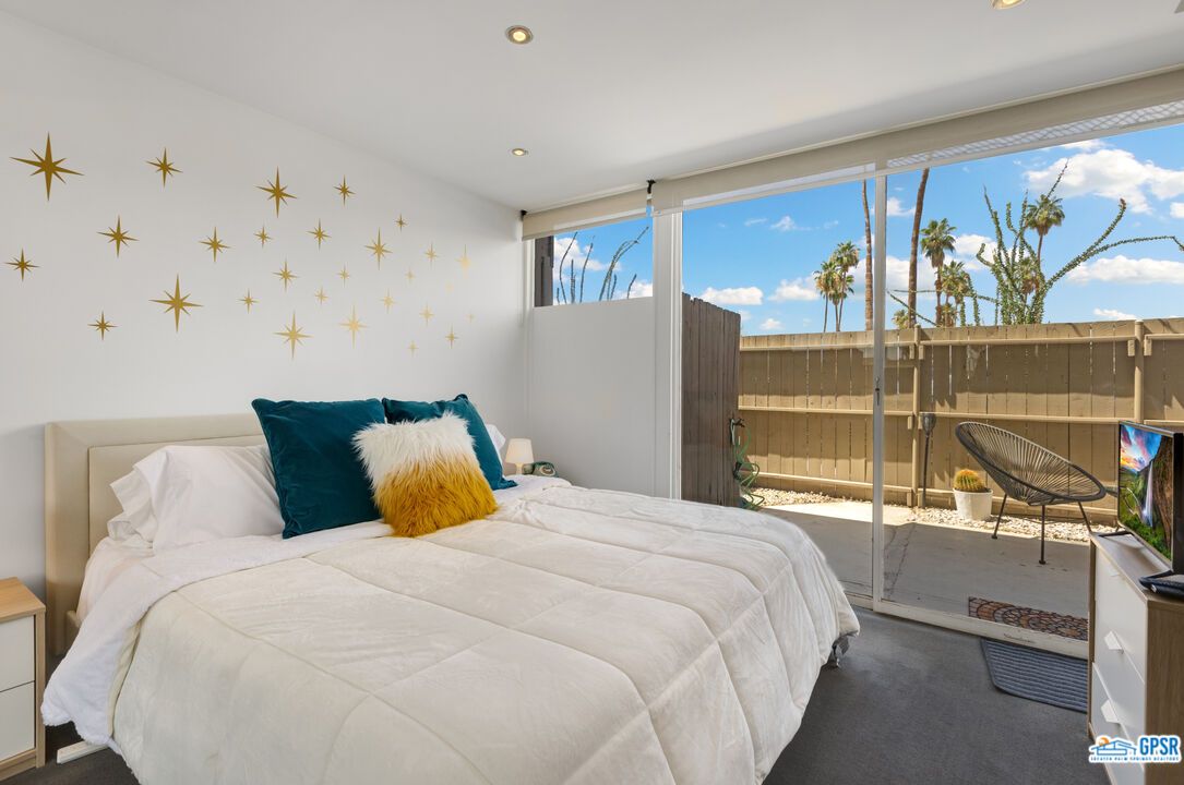 Image 8 for 1111 PALM CANYON DR #121
