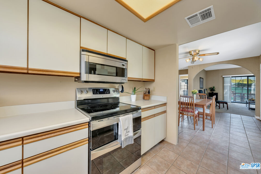 Image 14 for 505 FARRELL DR #C15