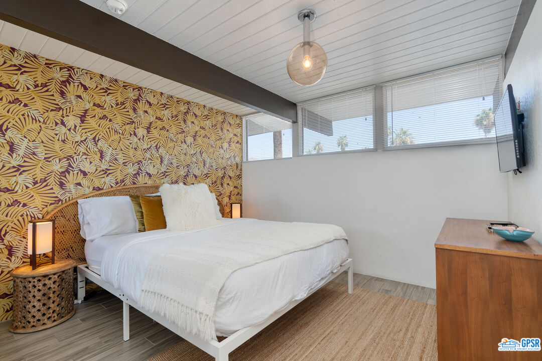 Image 9 for 1111 PALM CANYON DR #217