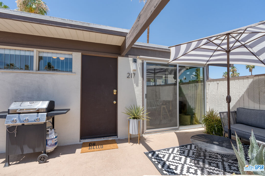 Image 14 for 1111 PALM CANYON DR #217