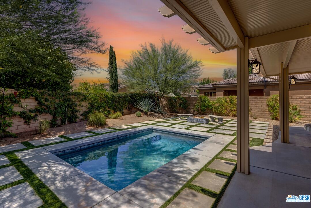 Image Number 1 for 74569 FALCON LN in PALM DESERT