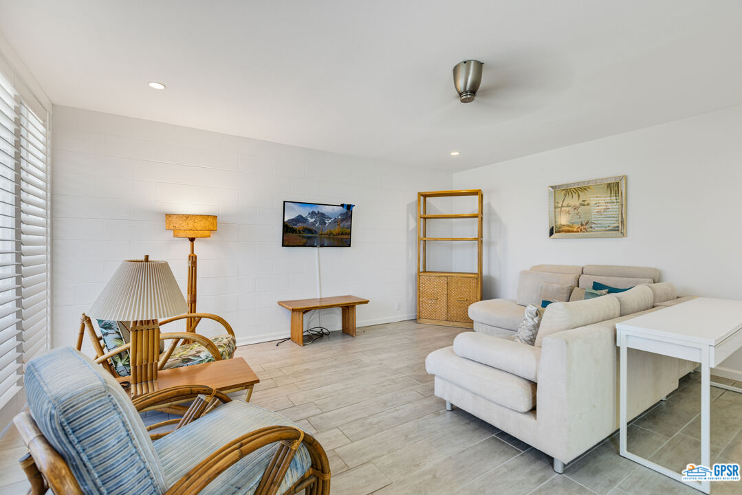 Image 4 for 45301 DEEP CANYON RD #7