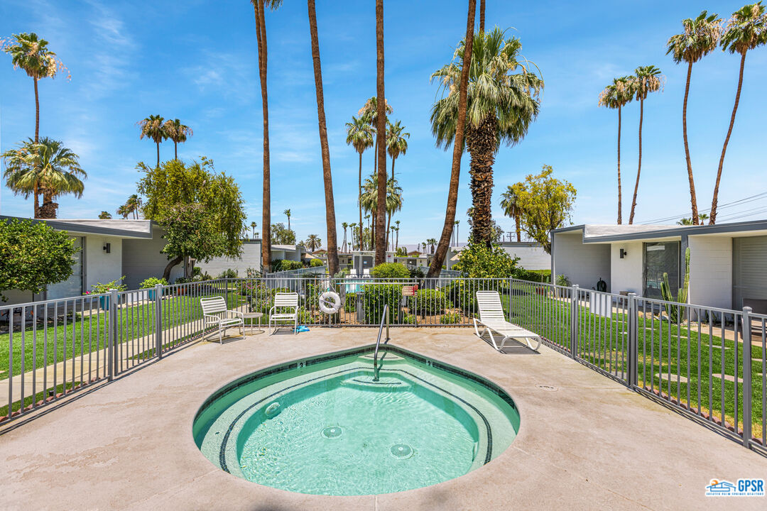 Image 17 for 45301 DEEP CANYON RD #8