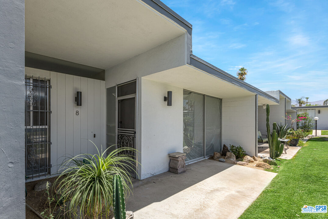 Image 2 for 45301 DEEP CANYON RD #8