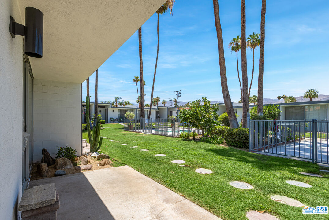 Image 12 for 45301 DEEP CANYON RD #8