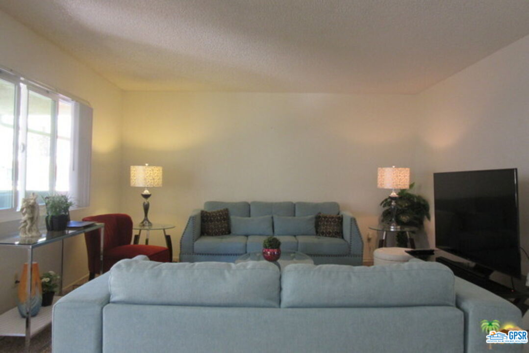 Image 8 for 1950 PALM CANYON DR #137