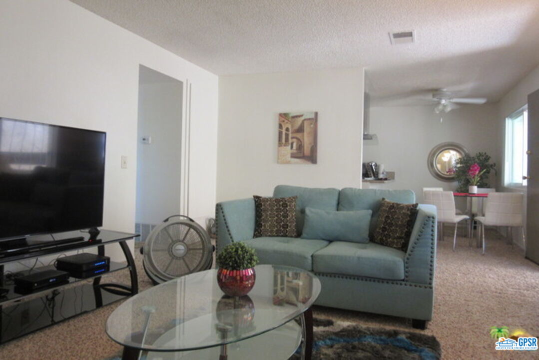 Image 6 for 1950 PALM CANYON DR #137