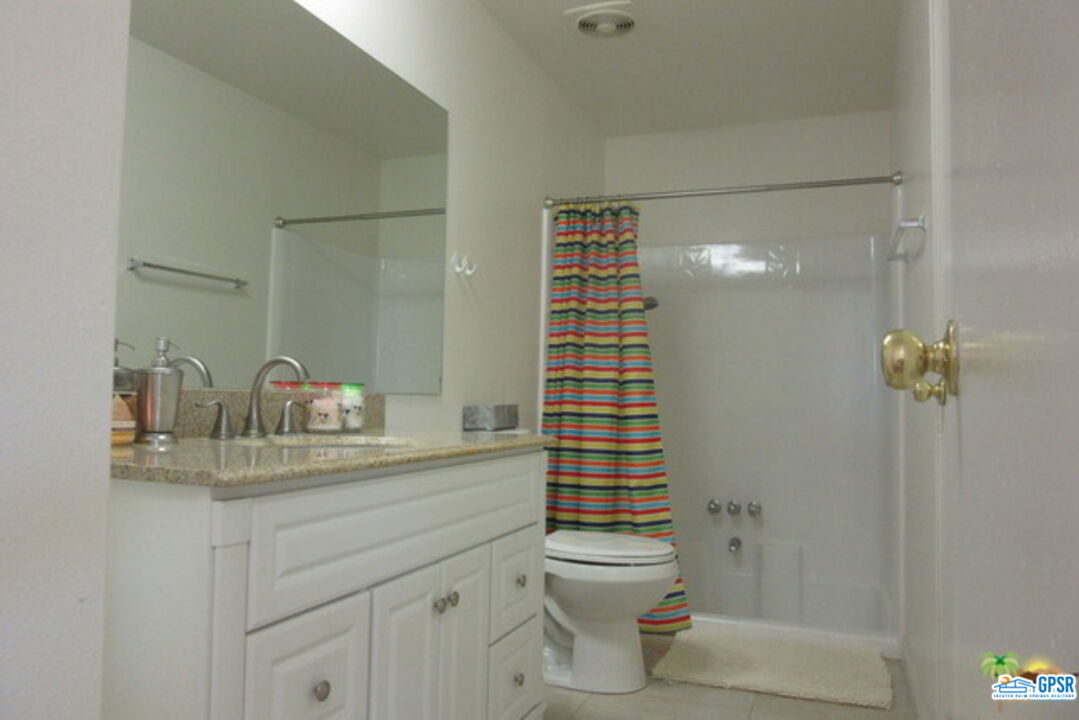 Image 14 for 1950 PALM CANYON DR #137