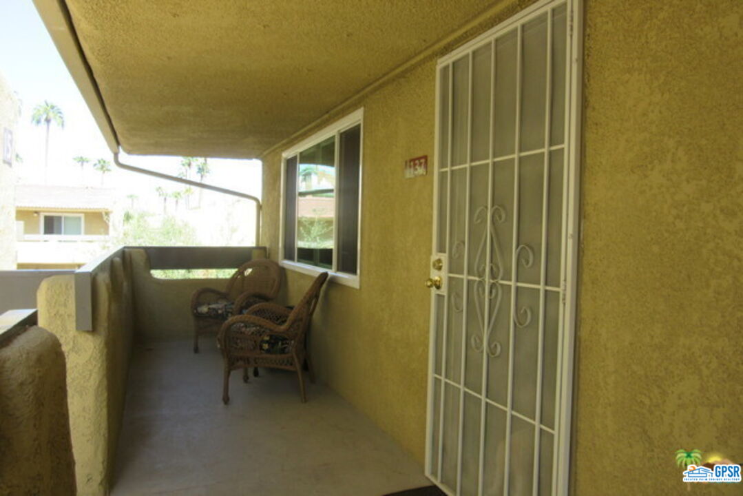 Image 3 for 1950 PALM CANYON DR #137