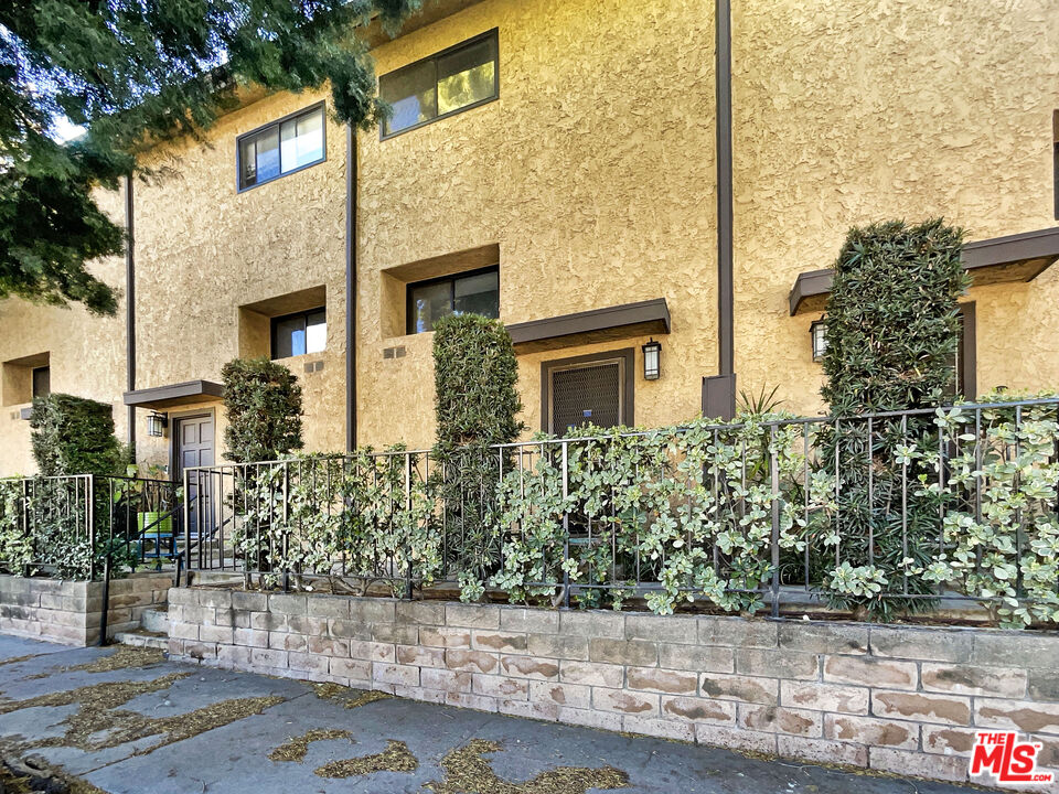 Thumbnail for 104 N WILSON AVE #12