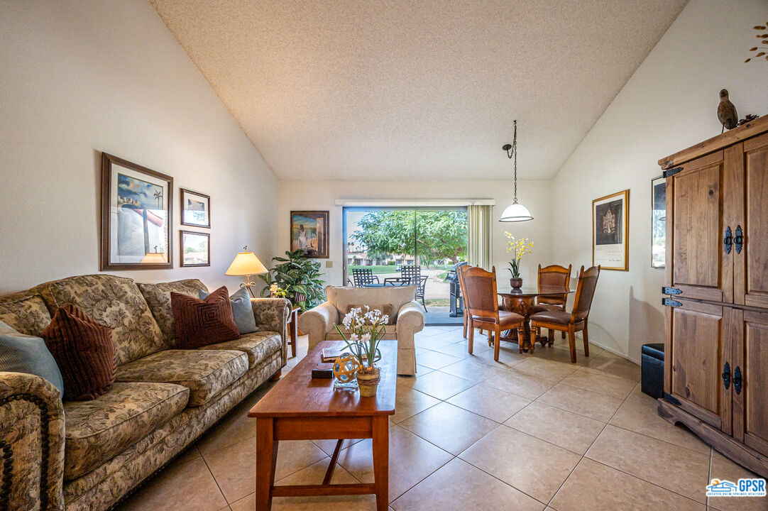 Image 4 for 40513 Bay Hill Way