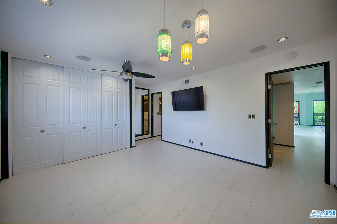 Image 10 for 5301 Waverly Dr #166