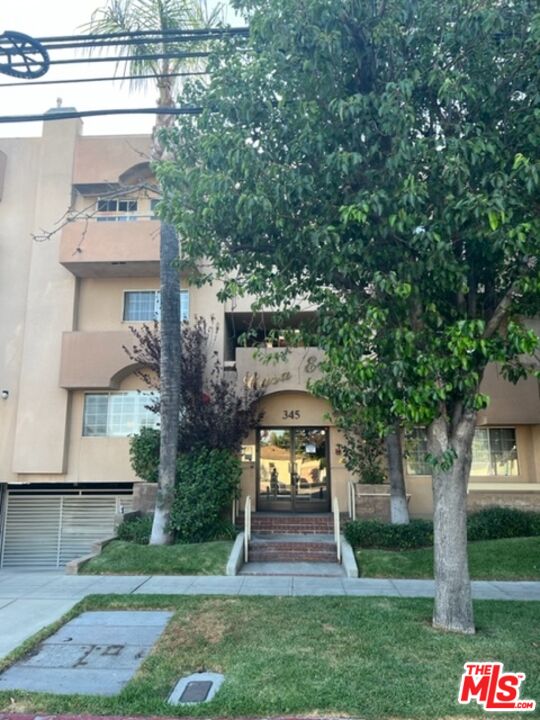345 W Alameda Ave 103 Burbank, California This amazing 2 bedroom, 2 bathroom condominium located in Burbank is located In a Quiet and Nice Complex, and in an Excellent School District. Features generous living space, and a great layout for entertaining. This one story home features a spacious open floor plan with a living room with fireplace and dining area with a large window to provide ample amount of natural light. The master bedroom is an ensuite, which has a huge walk-in closet. The master bedroom leads out to your very own private patio area. The 2nd well sized bedroom has access to this patio as well! The unit conveniently has its own laundry hook ups. Just in need of some TLC. Close To Shopping, Restaurants/Recreation, Parks, Disney, NBC & Warner Bros Studios, Equestrian Center. Immaculately maintained secure building with 2 parking spaces. Blocks Away From 5 and 134 Freeways.