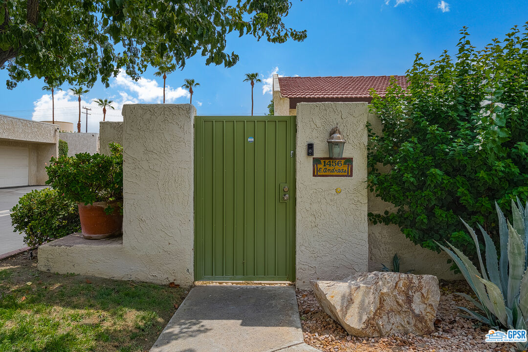 Image 3 for 1456 E Andreas Rd