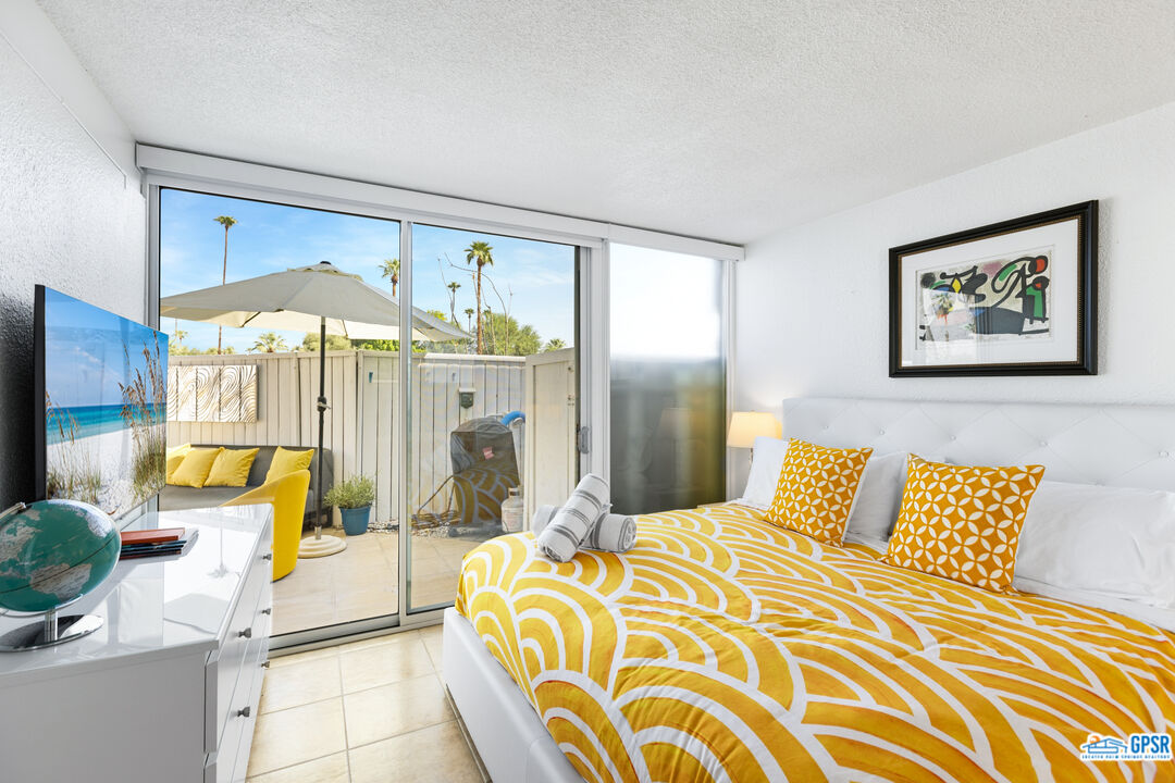 Image 10 for 1111 Palm Canyon Dr #107
