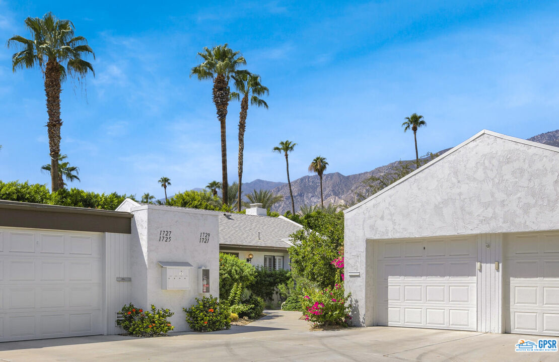 Image 2 for 1729 Capri Cir #44
