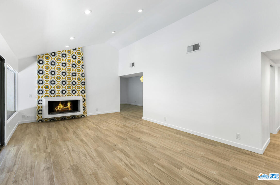 Image 4 for 1729 Capri Cir #44