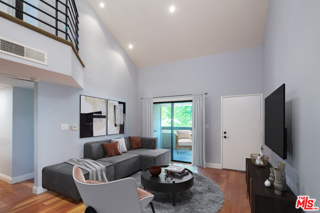 Thumbnail for 64 N Mar Vista Ave #224