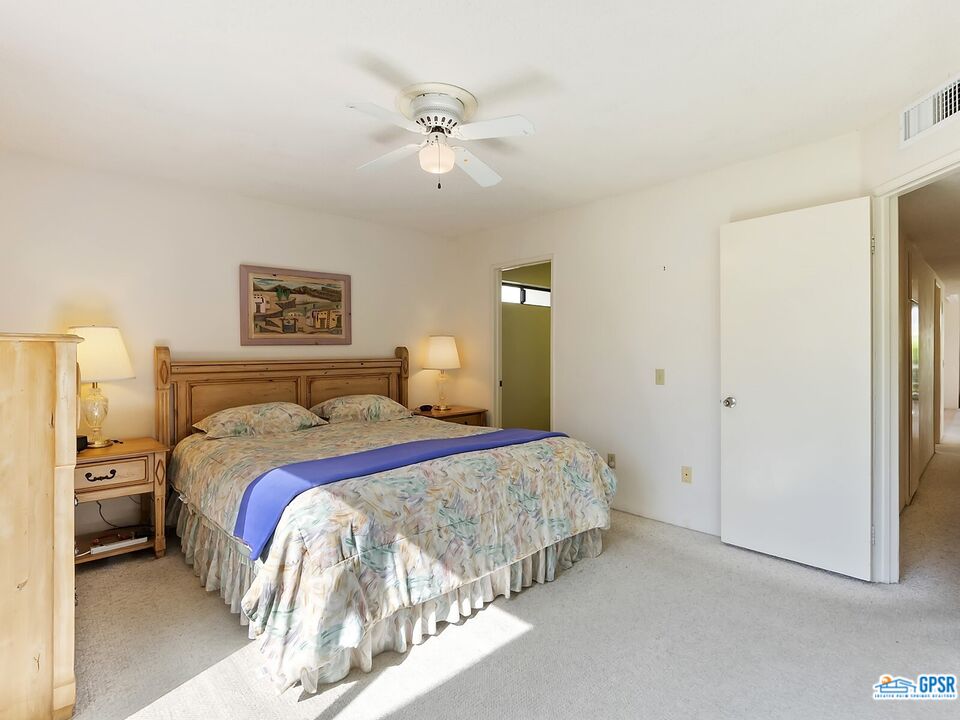 Image 9 for 694 N Majorca Cir