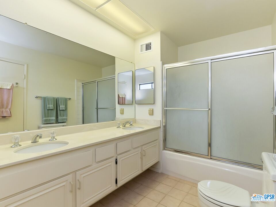 Image 10 for 694 N Majorca Cir