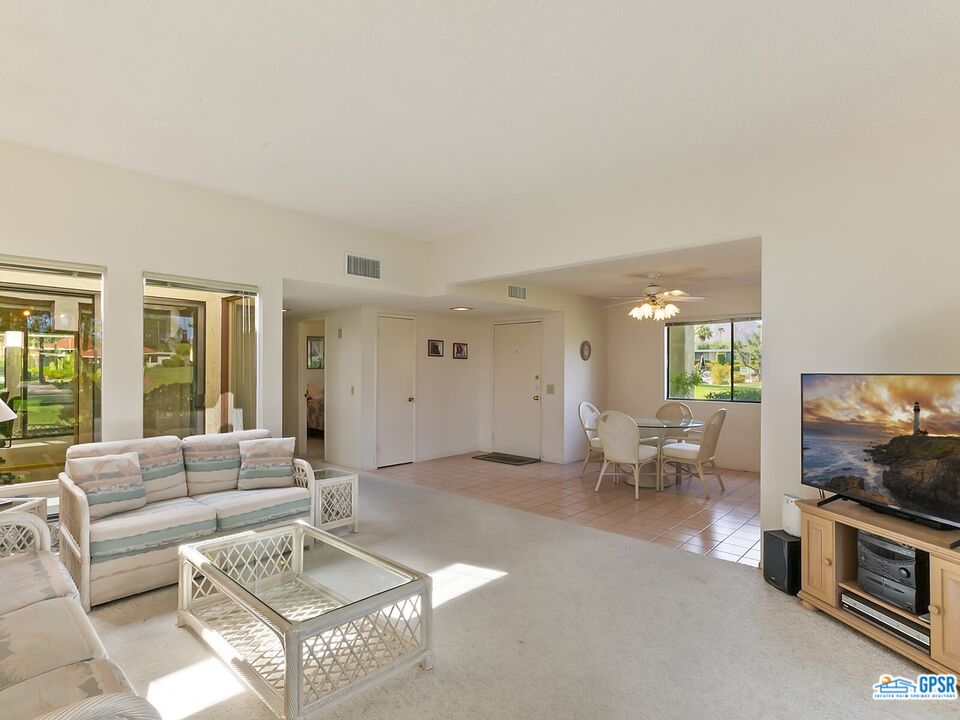 Image 3 for 694 N Majorca Cir