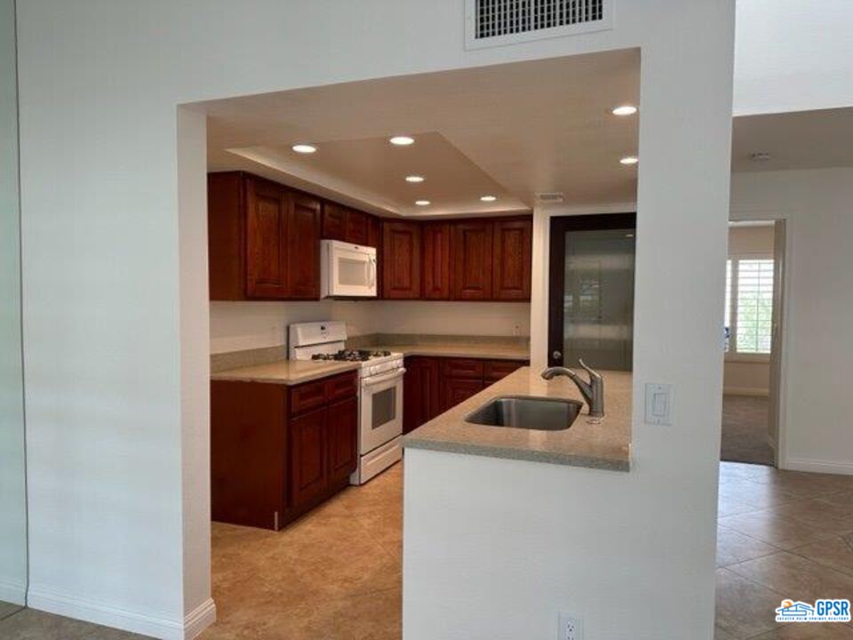Image 9 for 1150 Palm Canyon Dr #78