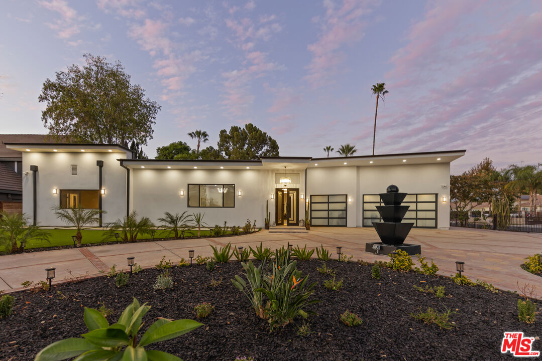 17141 Rayen St, Northridge, CA 91325