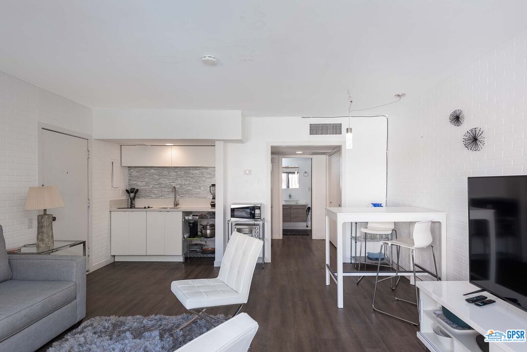 Image 8 for 277 Alejo Rd #214