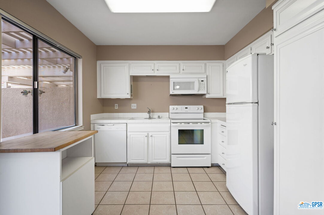 Image 6 for 6135 Montecito Dr #3