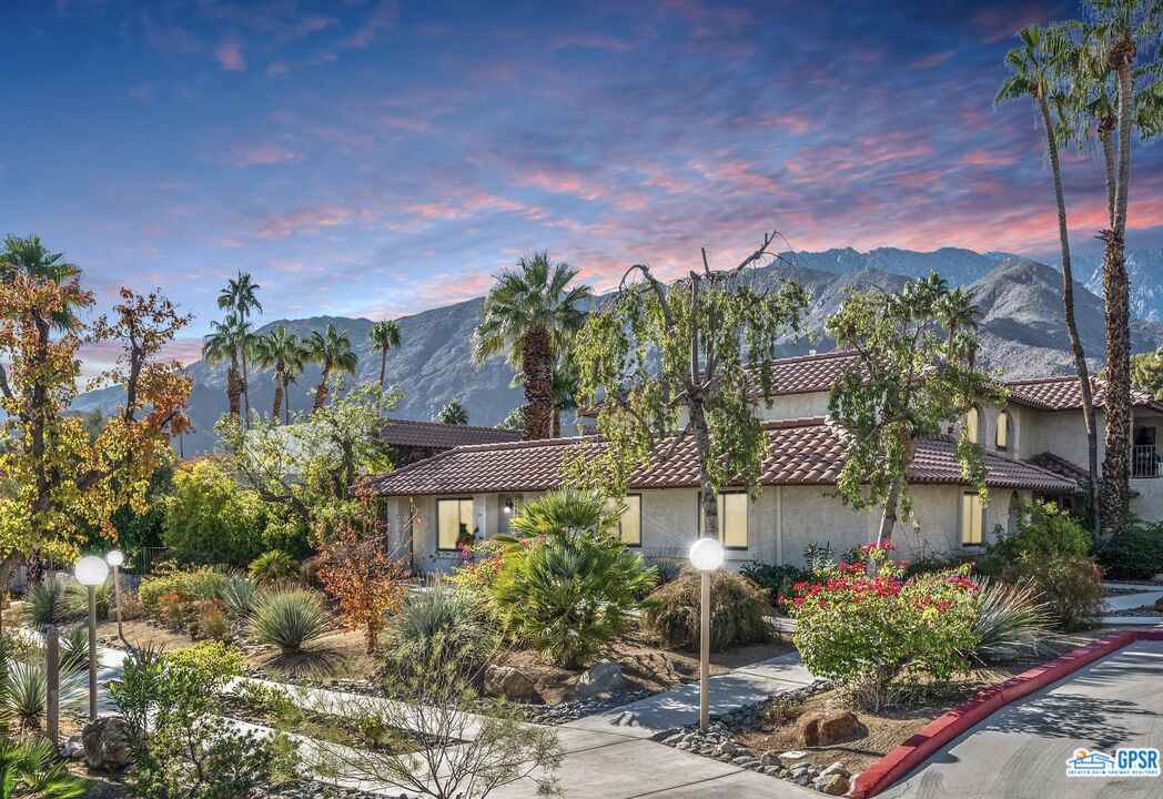 Image 2 for 326 W Santa Elena Rd
