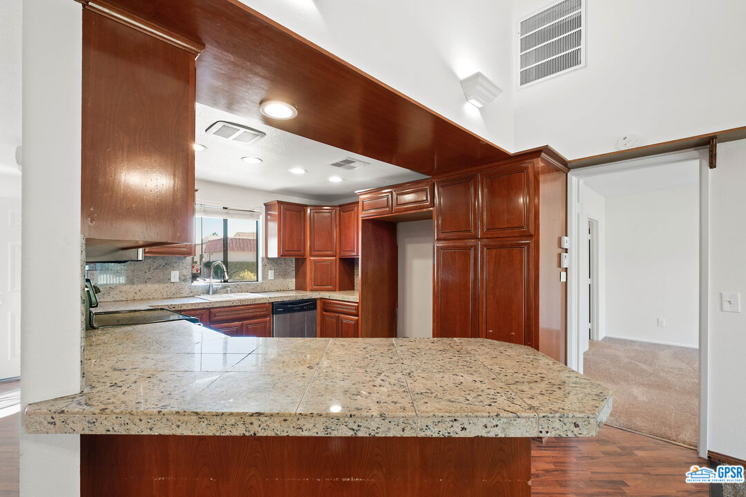 Image 15 for 40969 Inverness Way