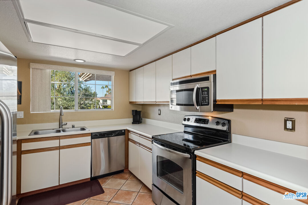Image 11 for 505 Farrell Dr #O90