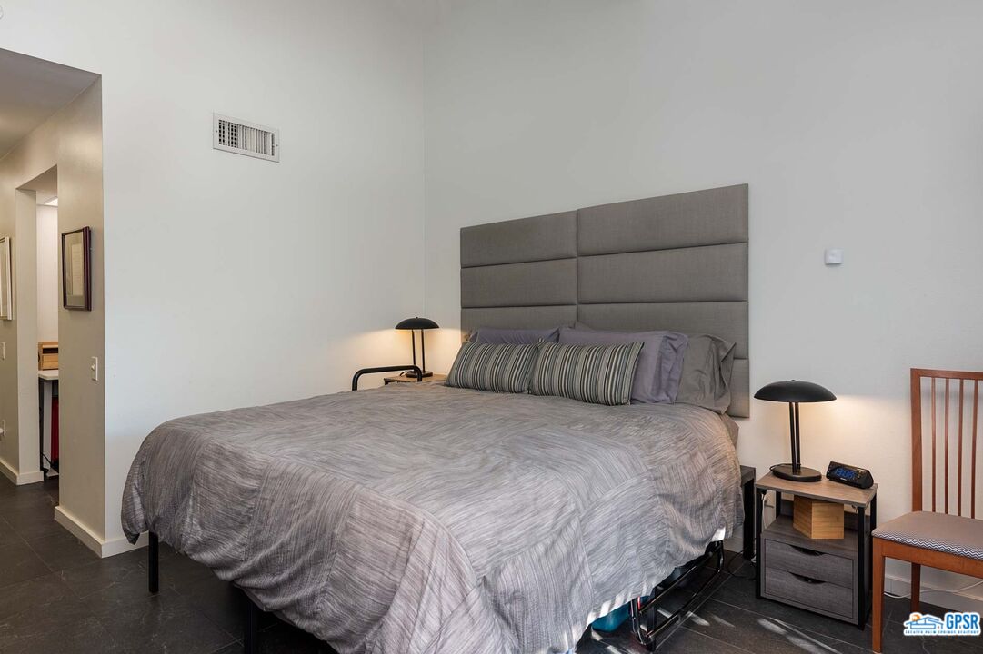 Image 10 for 1150 Palm Canyon Dr #49