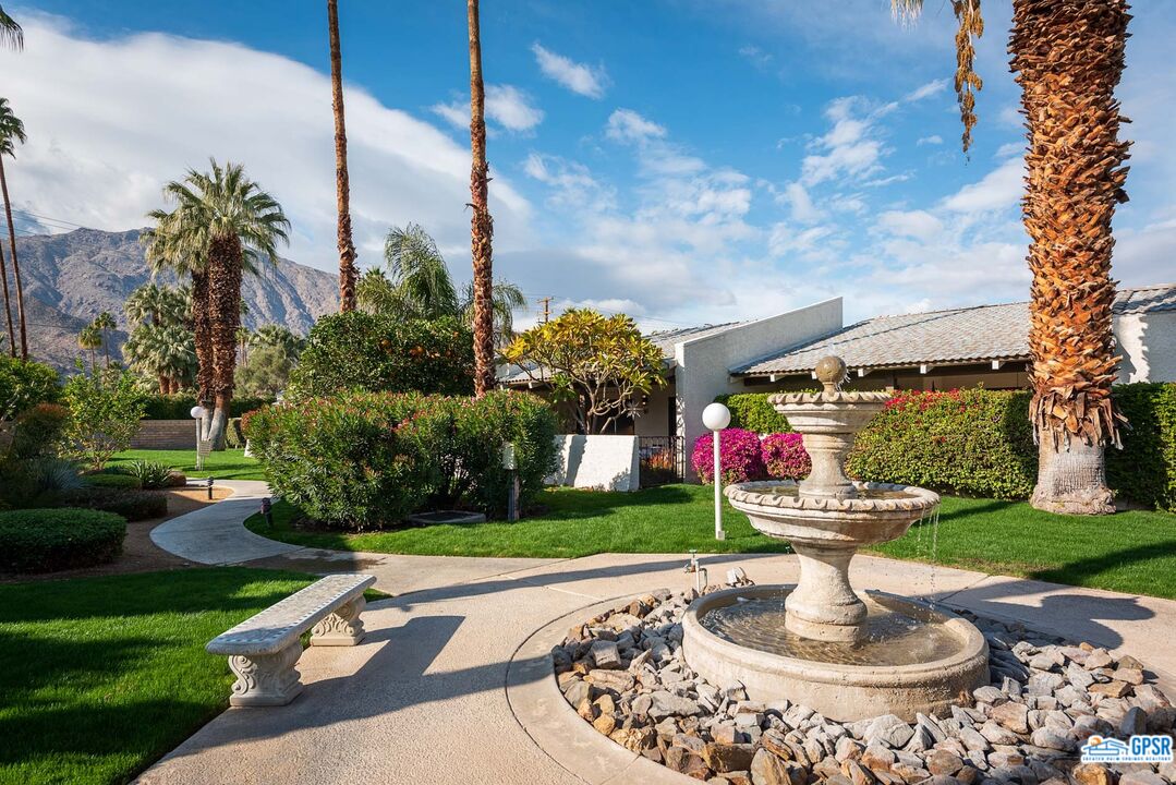 Image 12 for 1150 Palm Canyon Dr #49