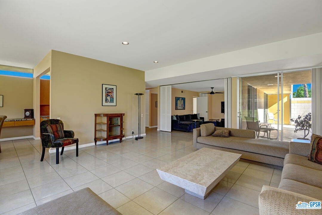 Image 14 for 288 Desert Lakes Dr