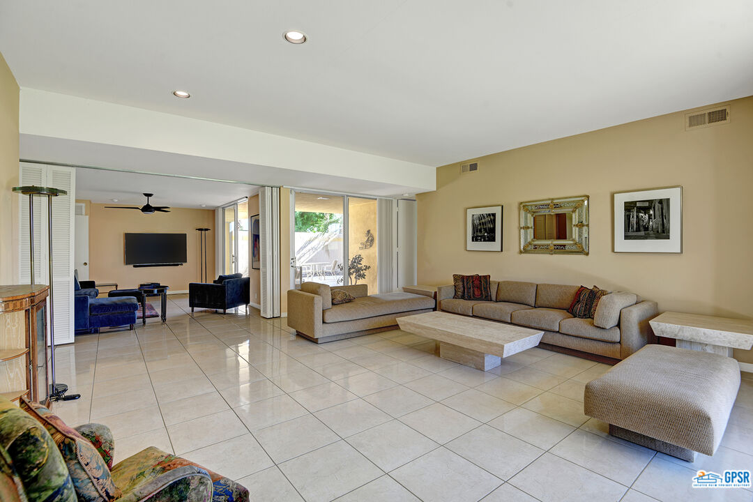 Image 11 for 288 Desert Lakes Dr
